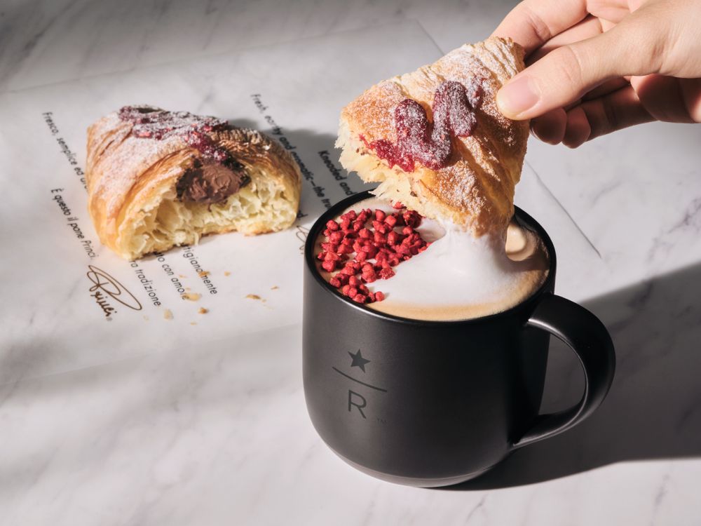 「コルネッティ ラズベリー チョコレート」、「ストロベリー ラベンダー ラテ」イメージ