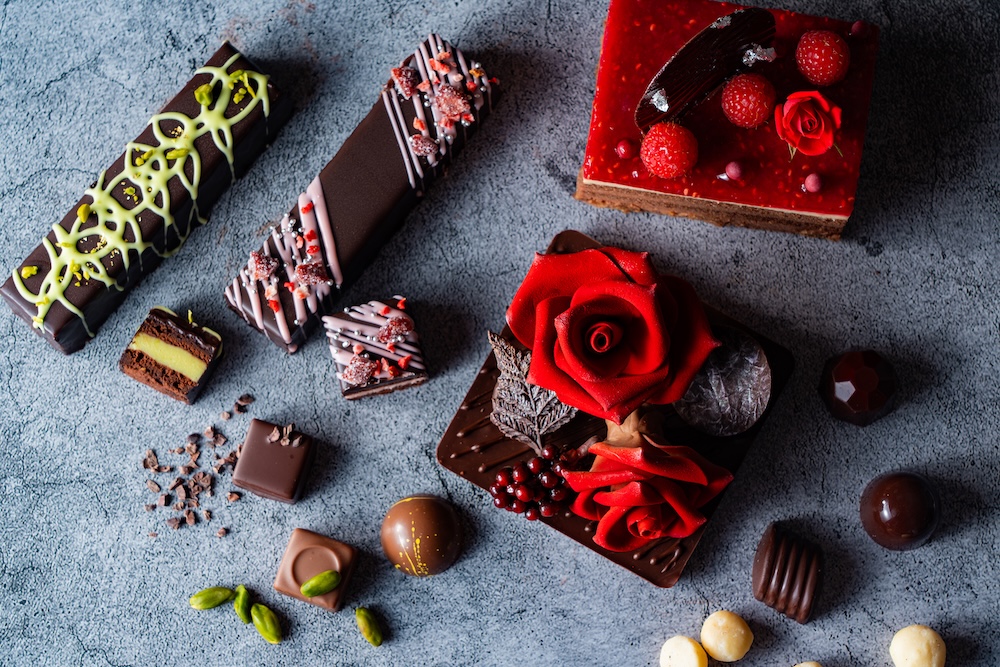 京王プラザホテルの2026年バレンタイン＆ホワイトデー向けチョコレートスイーツのイメージ
