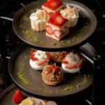 12月26日〜2026年4月19日に販売される「ザ・ラウンジ by アマン」の「ストロベリー アフタヌーンティー」税込み12,000円（サービス料含む）