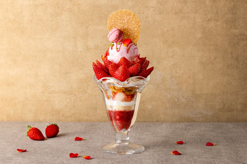 「あまおうパフェ」イメージ