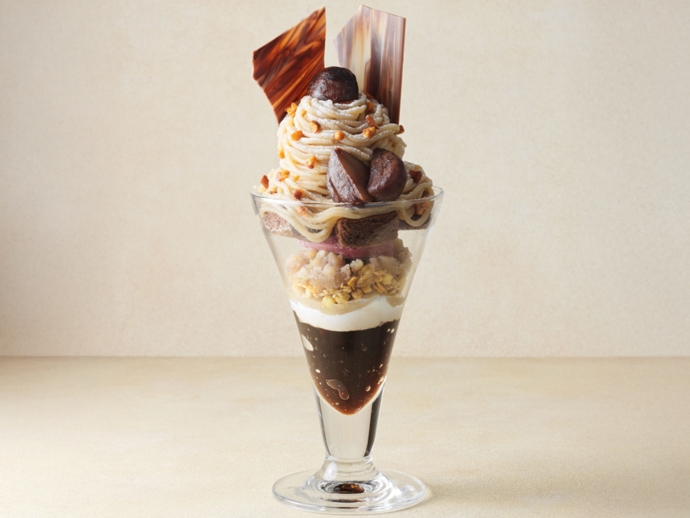「栗とカシスのモンブランパフェ」税込み1,705円