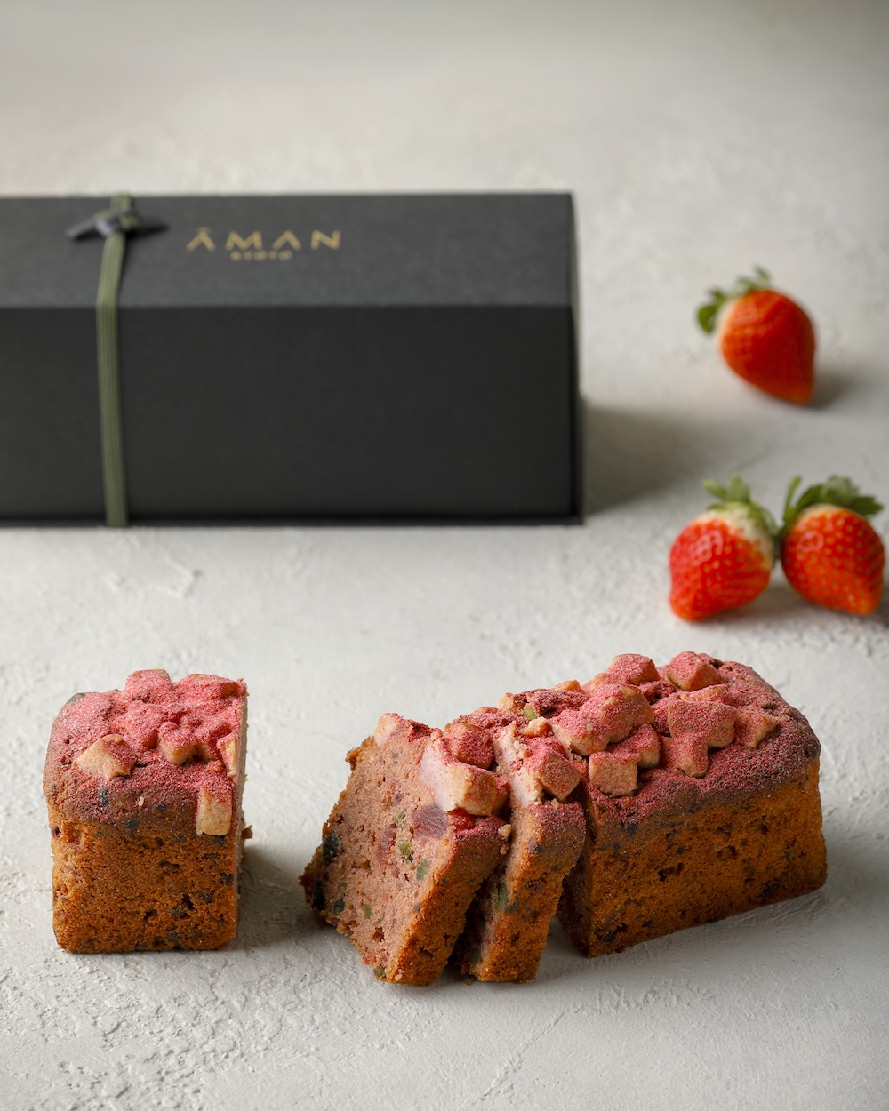 「苺のパウンドケーキ」イメージ