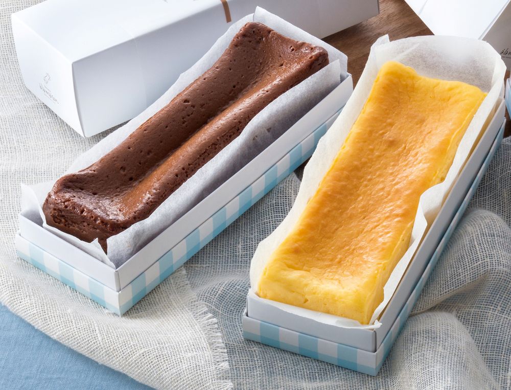 左から「テリーヌショコラ－アメール－」、「ドゥーブルフロマージュスフレ」各種税込み2,376円