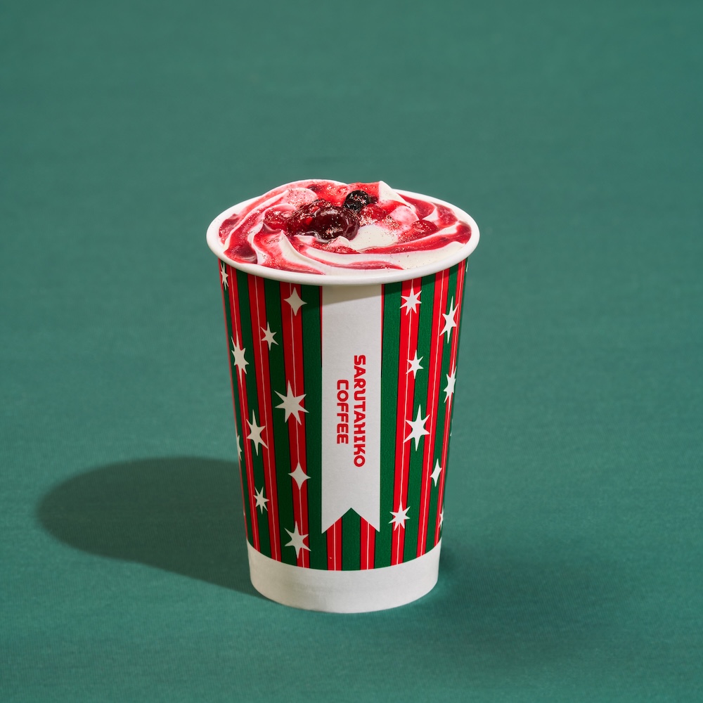 「メリーベリーズキャラメルラテ」店内利用・税込み680円、テイクアウト・税込み668円