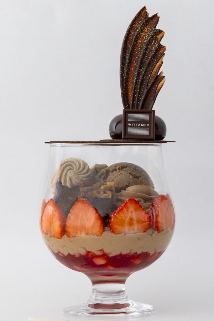 1月17日に提供される「ヴィタメール」の近鉄本店限定「パルフェ・オ・ショコラフレーズ」税込み2,750円