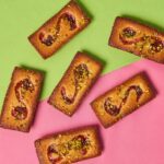 「THE BLUE」の近鉄本店限定「苺とピスタチオのフィナンシェ」1個・303円