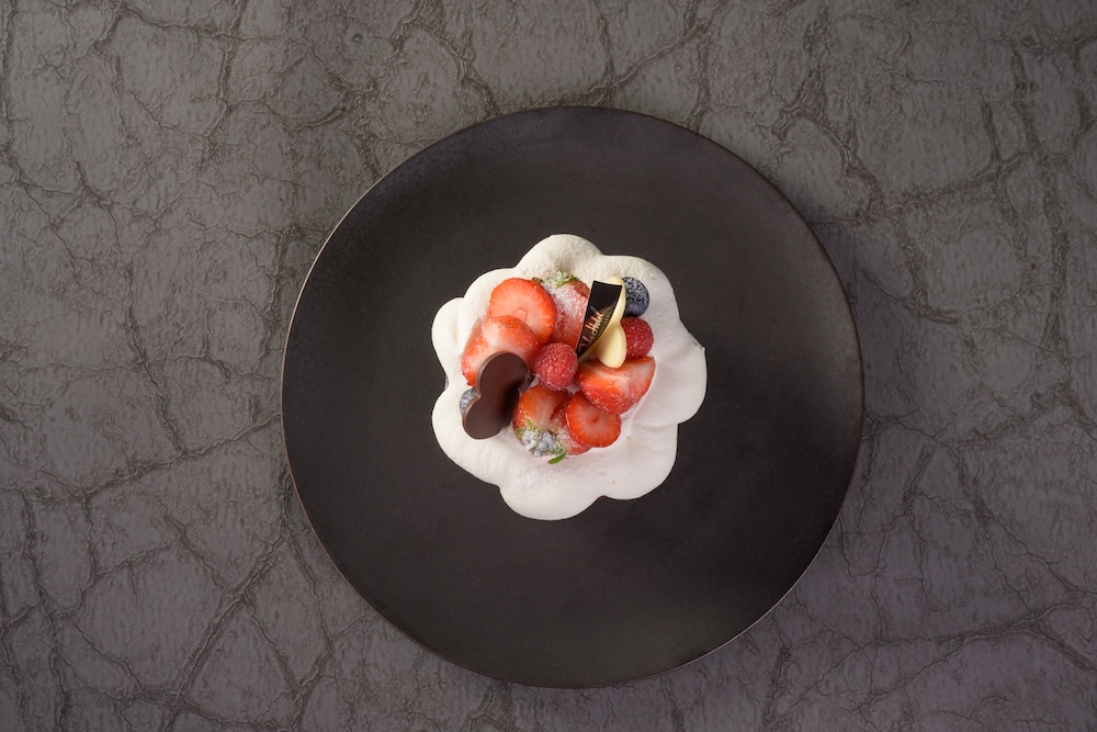 「～芳醇なカカオが紡ぐ、恋する贈り物～　ガトー･クラシック･オ･ショコラ」イメージ