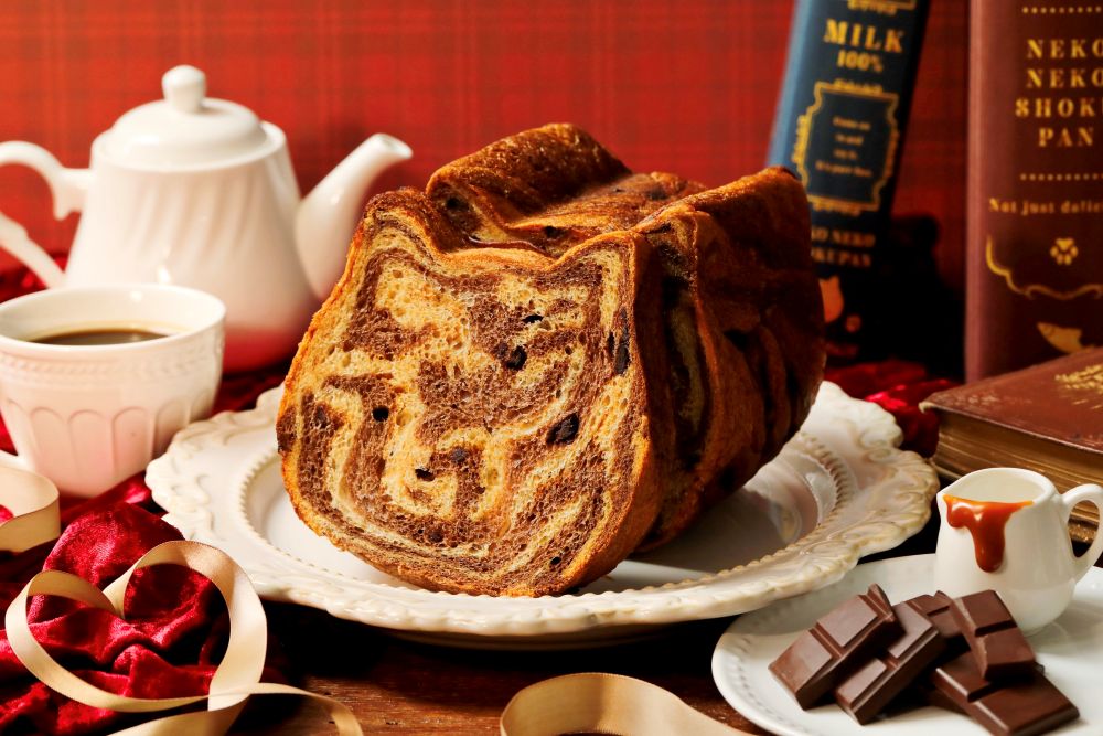 「ねこねこ食パン ショコラキャラメル」1本・税込み880円