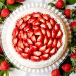 12月26日〜2026年2月15日に販売される「特選 福岡県産 “あまおう”のタルト」ホール・税込み19,980円