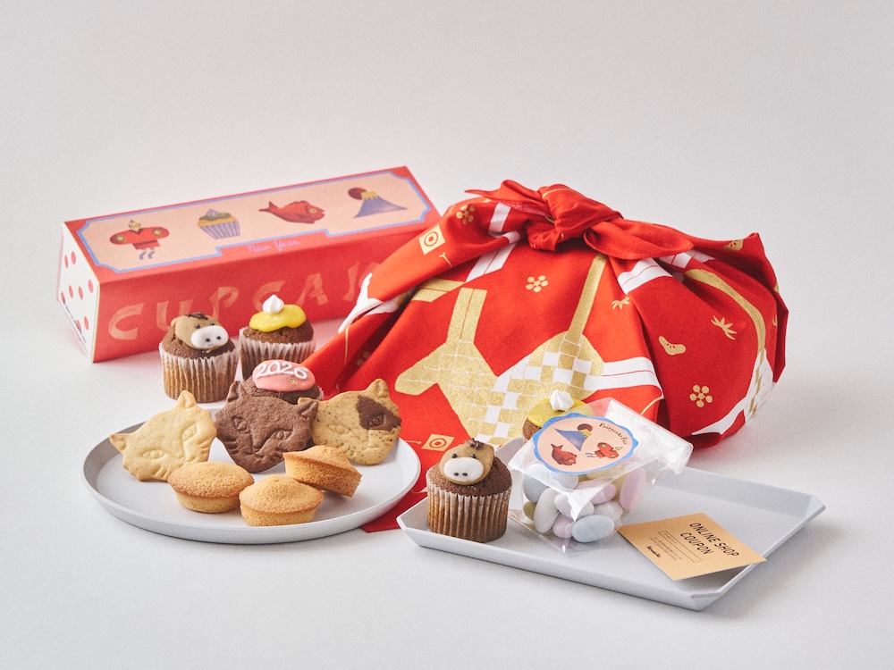 オンライン限定「フェアリーケーキフェア新春セット うま柄ふろしき」税込み3,800円