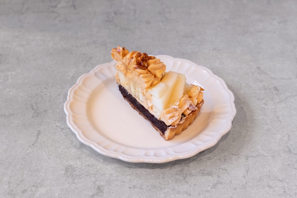 「ルレクチェとバナナの塩キャラメルタルト」イメージ