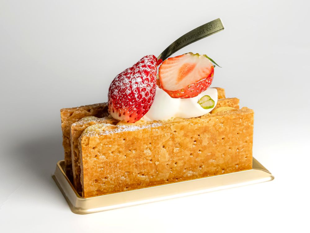 「氷川の杜YAKUMO」にて販売する「限定あまりんミルフィーユ」税込み1,400円