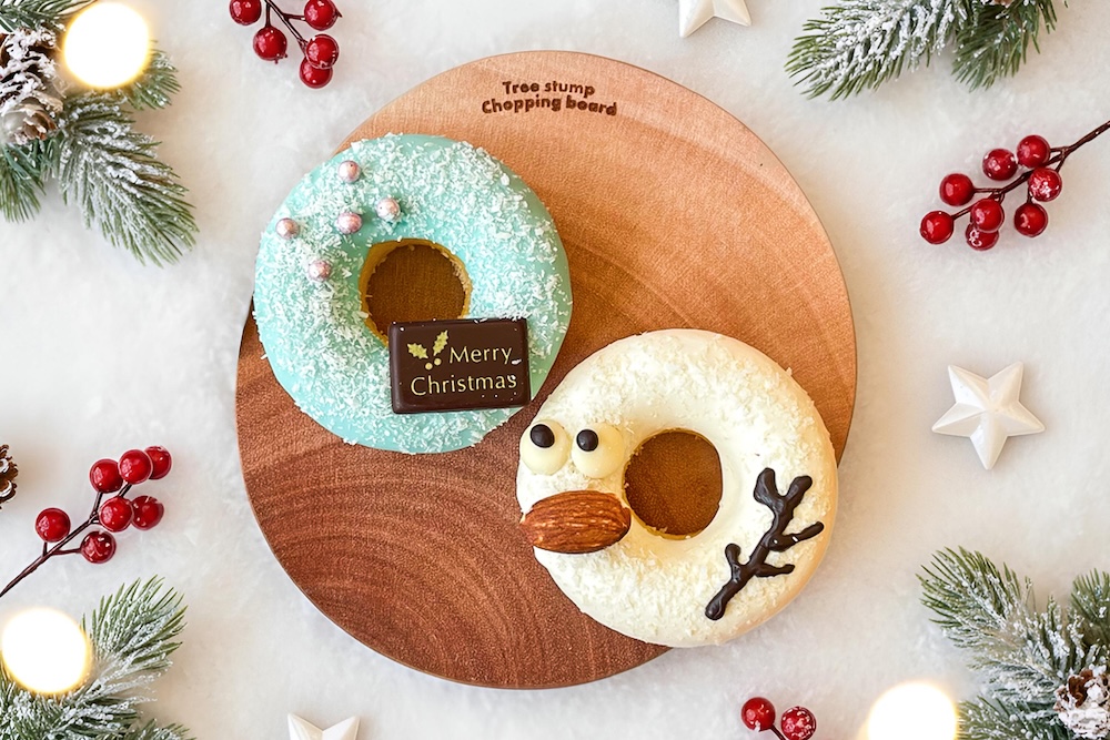 左からクリスマスドーナツ「Snow」、「スノーマン」
