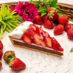 2026年1月13日〜2月8日に販売される「イチゴとテリーヌショコラのタルト」ピース・税込み1,090円