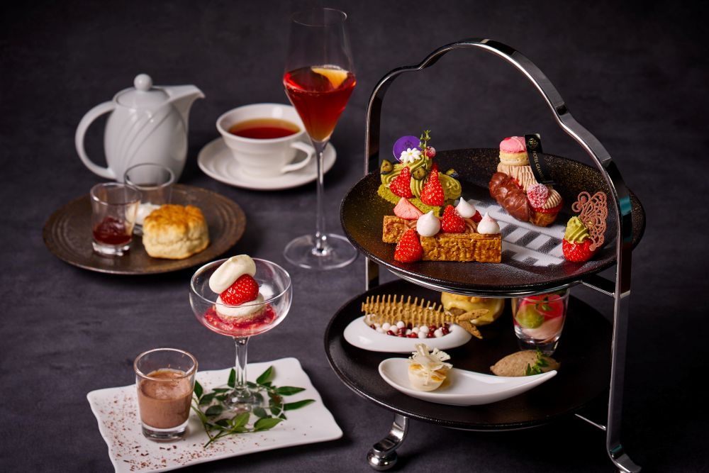 「アフタヌーンティーセット いちご&ショコラ」税込み6,900円(サービス料含む)