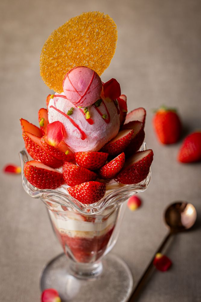 「あまおうパフェ」イメージ