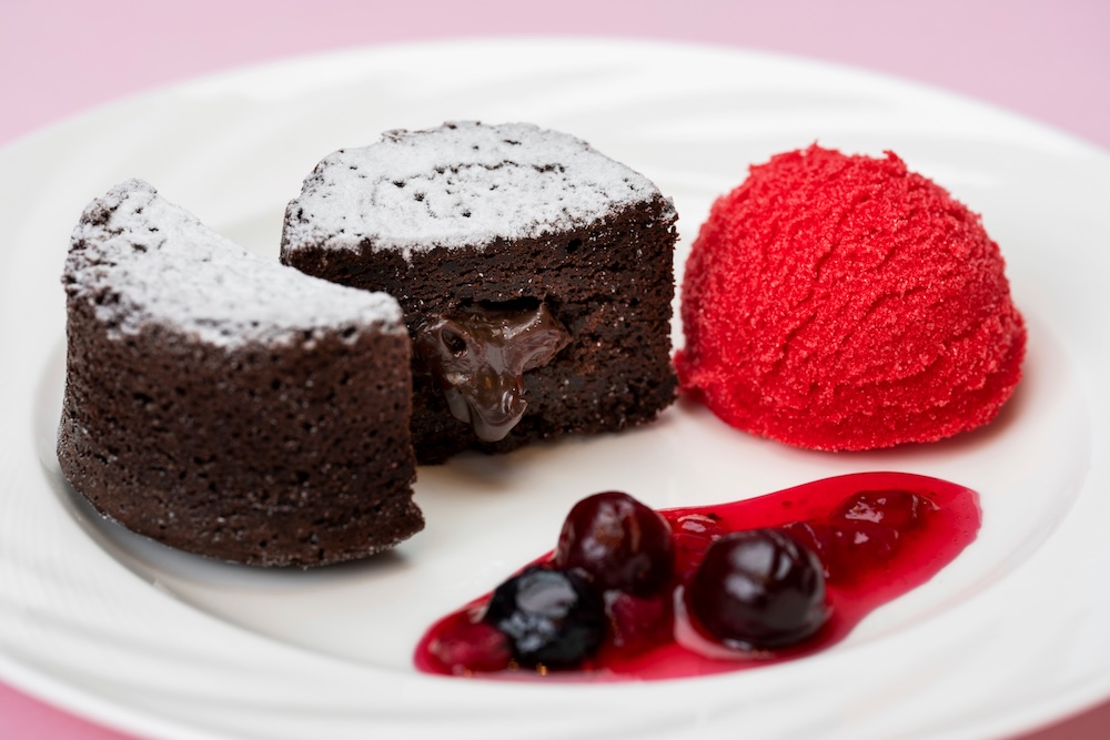 、「『世界を旅するチョコレートビュッフェ』～ベリーと奏でる、甘美なひととき～」イメージ