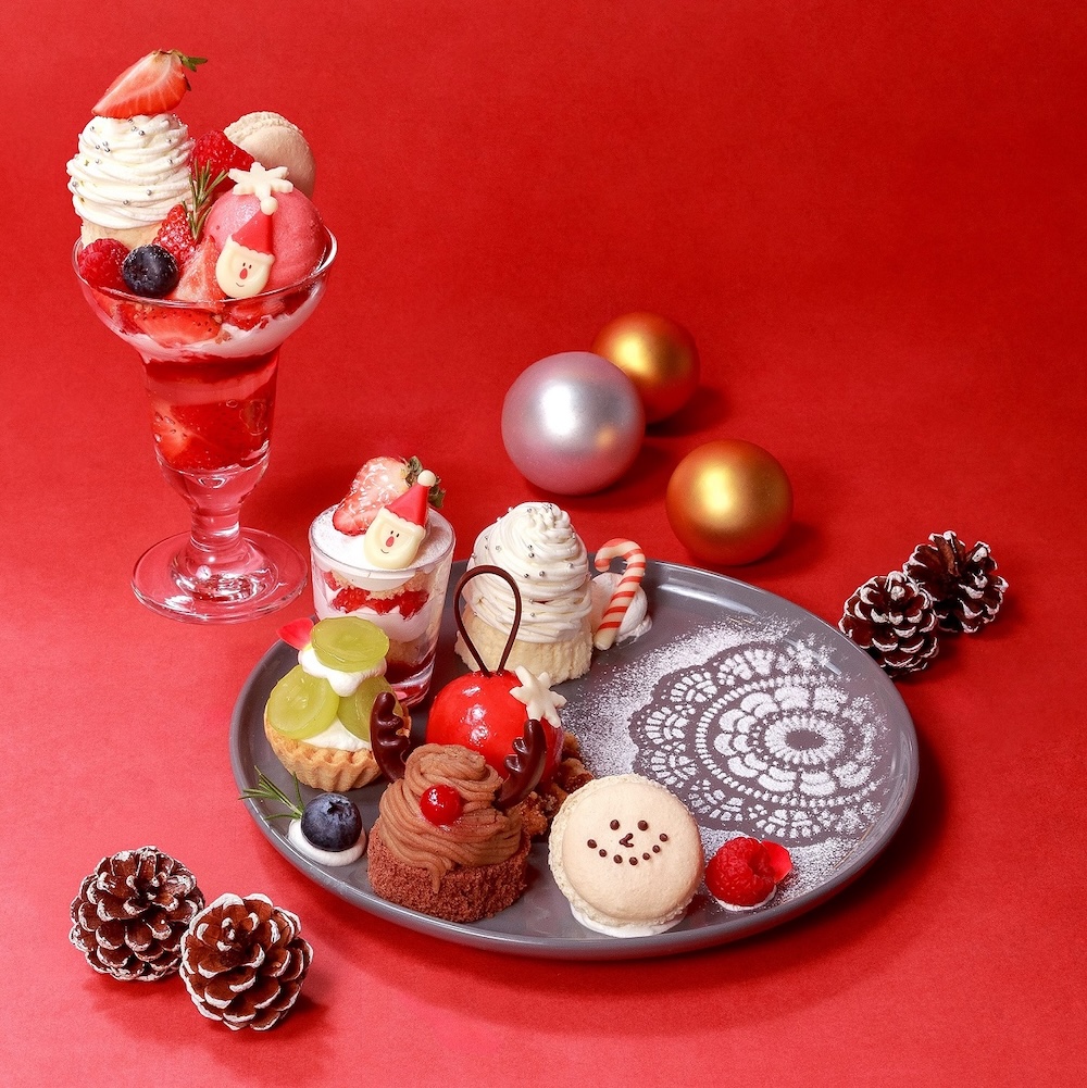 左から「クリスマスパフェ」、「クリスマスプレート」