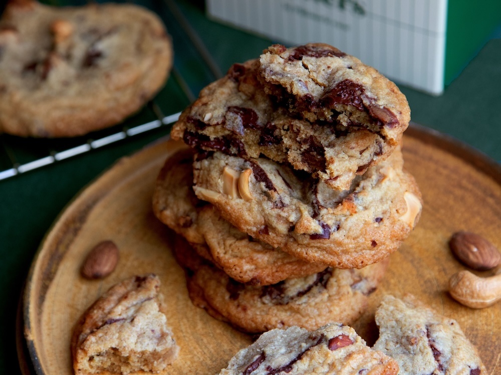 「ブリック ベイク ベイカーズ バイ パティスリー イーズ」の「チャンククッキー（プレーン）」1枚・税込み480円