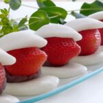 「菓匠 右門」にて販売する「いちご大福」税込み320円