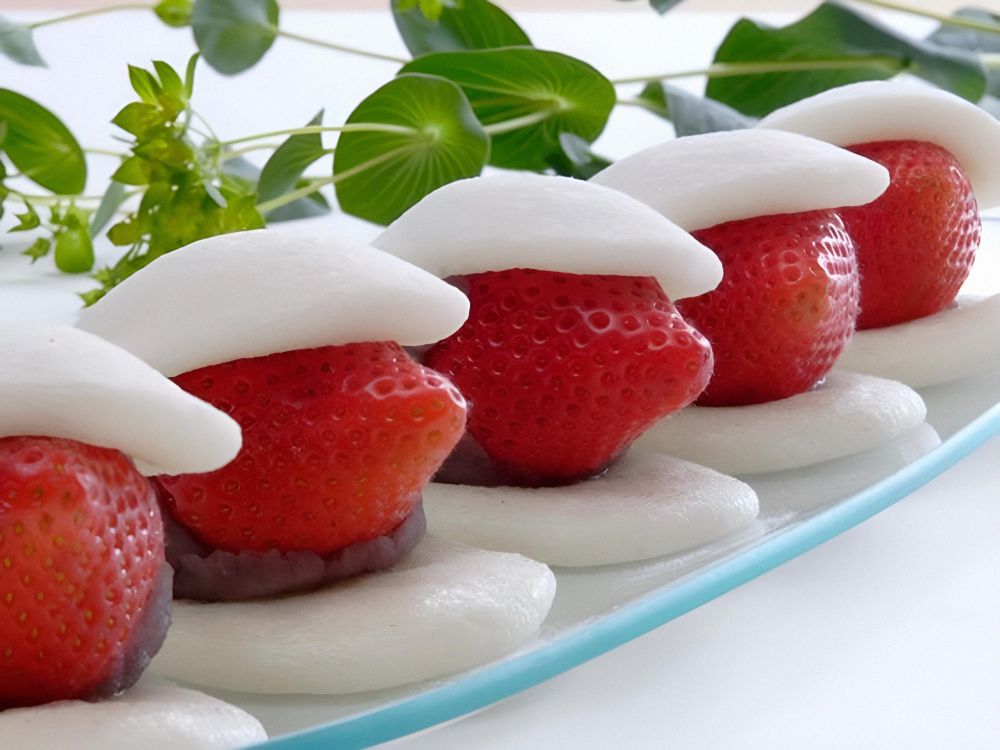 「菓匠 右門」にて販売する「いちご大福」税込み320円