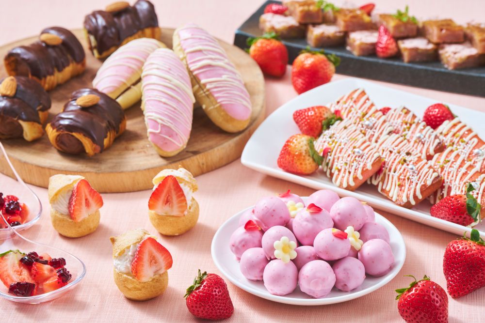 「ストロベリースイーツビュッフェ ～イチゴを堪能する4カ月～」税込み4,000円（サービス料含む）