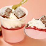 「いちごとブラウニーのプリンパフェ」税込み590円