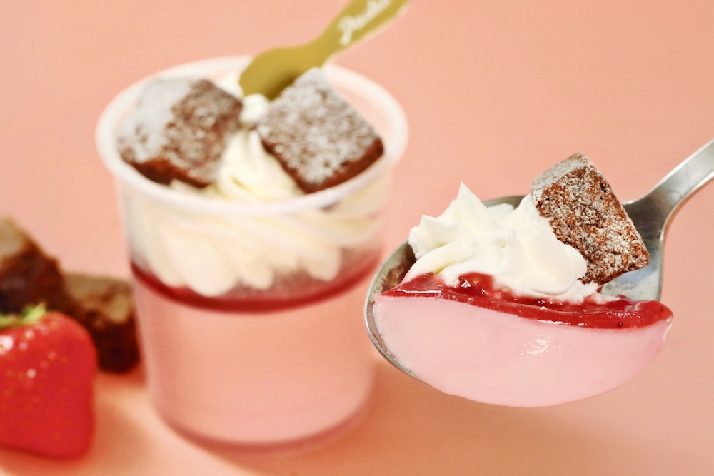 「いちごとブラウニーのプリンパフェ」税込み590円