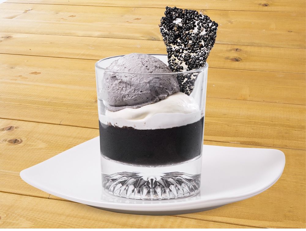 「濃厚黒ごまプリン」税込み580円