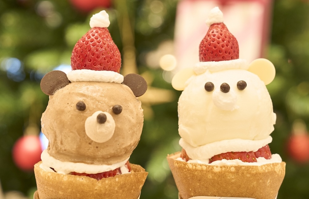 左から「Merry Bearアールグレイと洋梨のクレープ」、「Merry Bear クリームチーズとベリーのクレープ」各・税込み1,480円