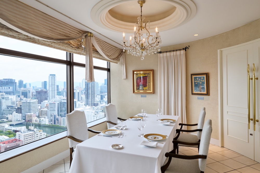 イーストウイング・29階の仏料理店「レストラン シャンボール」店内個室イメージ