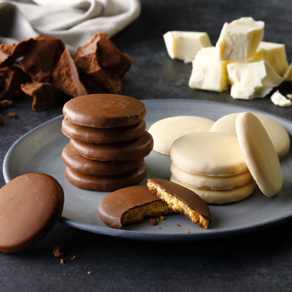 2026年3月下旬まで販売中の「御用邸ショコラチーズクッキー」2枚入り・税込み400円