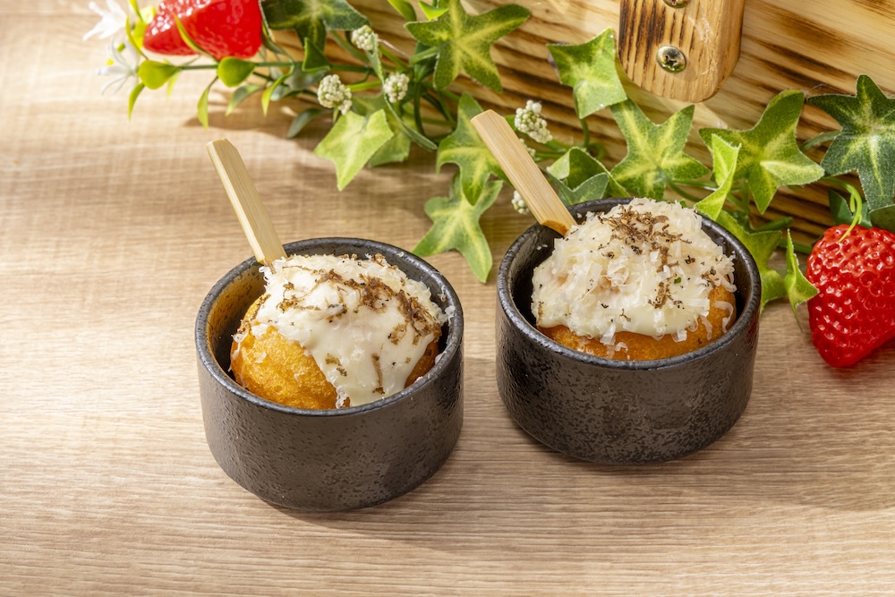 「ミートアフタヌーンティーwithストロベリースイーツビュッフェ」イメージ