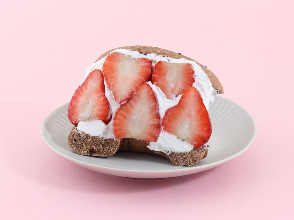 「BAGEL&BAGEL my style plus」にて販売する「あまりん苺のフルーツサンドイッチ」税込み740円