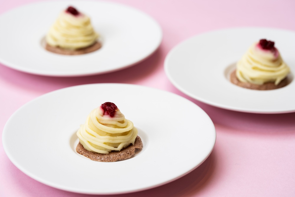 、「『世界を旅するチョコレートビュッフェ』～ベリーと奏でる、甘美なひととき～」イメージ