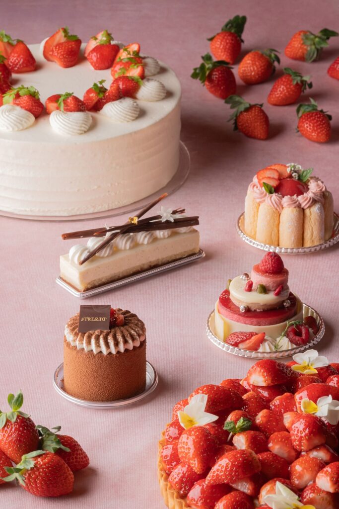 パティスリー「ストレス」で展開されるストロベリーケーキ