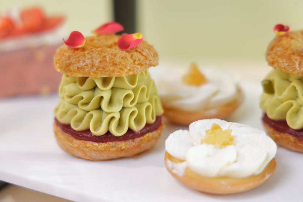 「ストロベリーアフタヌーンティー」平日・税込み8,800円、土日祝日・税込み9,600円（いずれもサービス料含む）