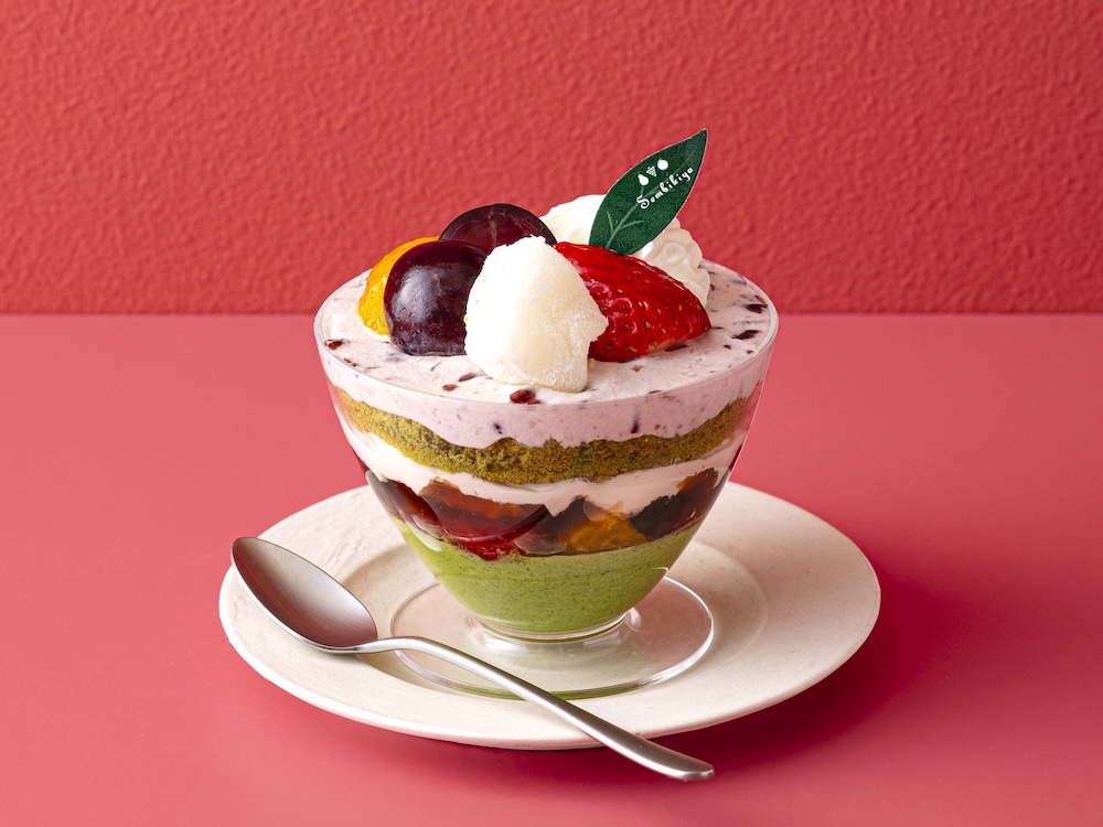 「京橋千疋屋」のグランスタ限定「抹茶と果実の和風パフェ」税込み1,350円