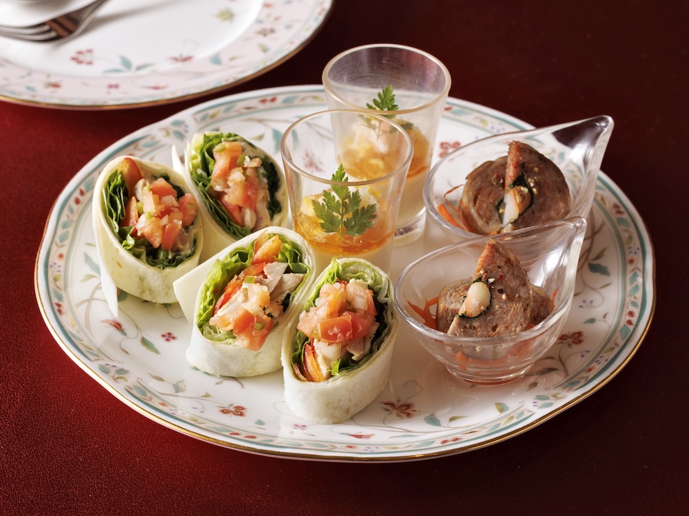 「レッドハーモニー　アフタヌーンティーセット」イメージ