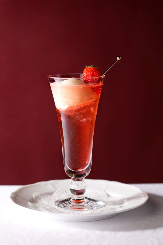 「香川県産”さぬきひめ“のアイスクリームソーダ」税込み1,300円