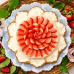 「輪花型 福岡うるう農園産 “あまおう”のフリルクリームのタルト」ホール・税込み13,932円