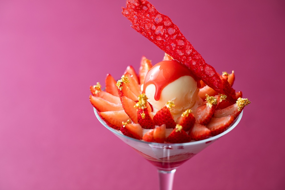 「苺づくしのご褒美パフェ」税込み3,700円(サービス料含む)