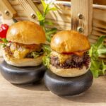 「ミートアフタヌーンティーwithストロベリースイーツビュッフェ」イメージ