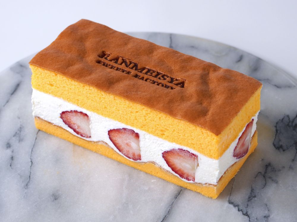 「ランメイシャスイーツファクトリー」にて販売する「シフォンサンド あまりん」1本・税込み2,500円