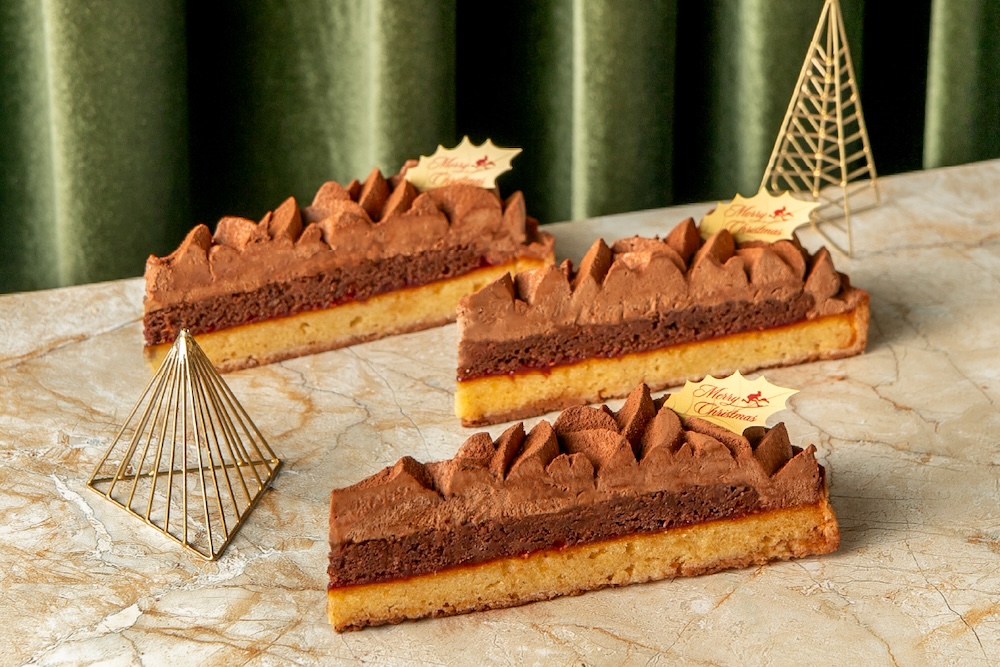 「タルトショコラ ノエル」イートイン・税込み998円、テイクアウト・税込み981円