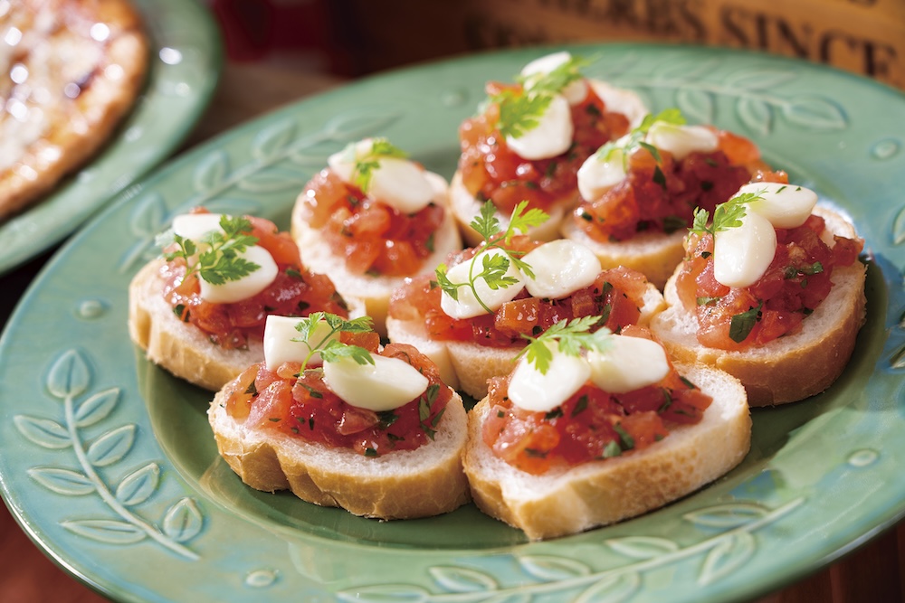 「心躍るイタリアの美食×ストロベリースイーツ」イメージ