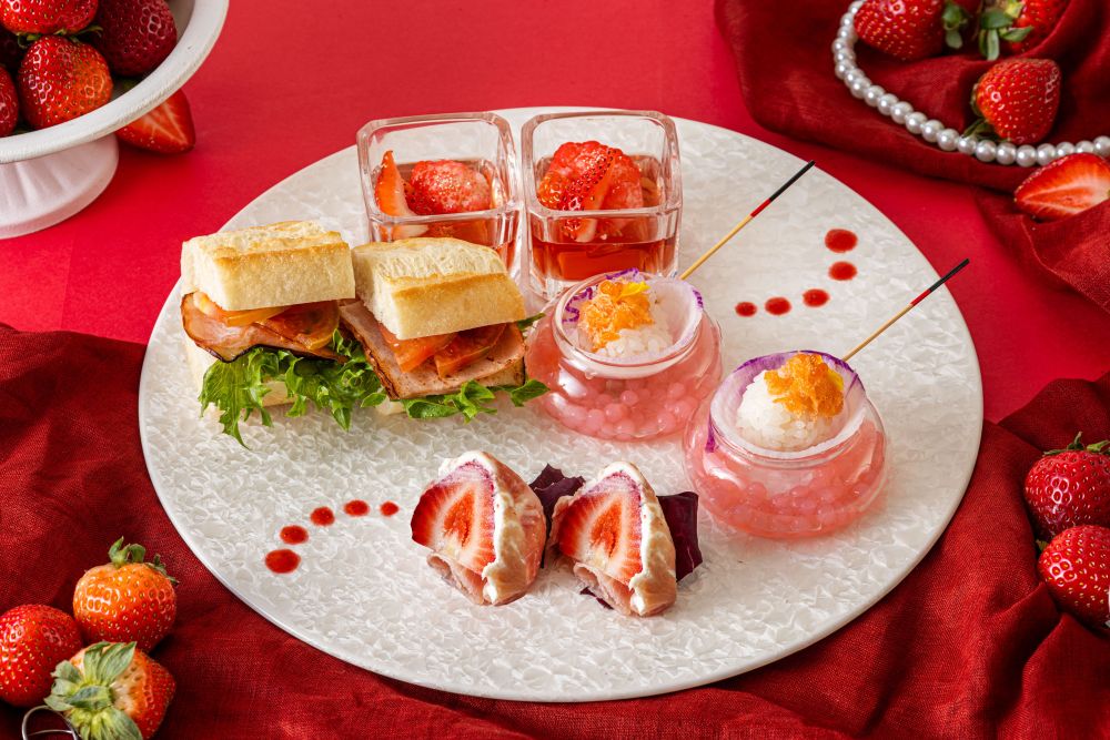 「あまりん&べにたま ストロベリーアフタヌーンティー」イメージ