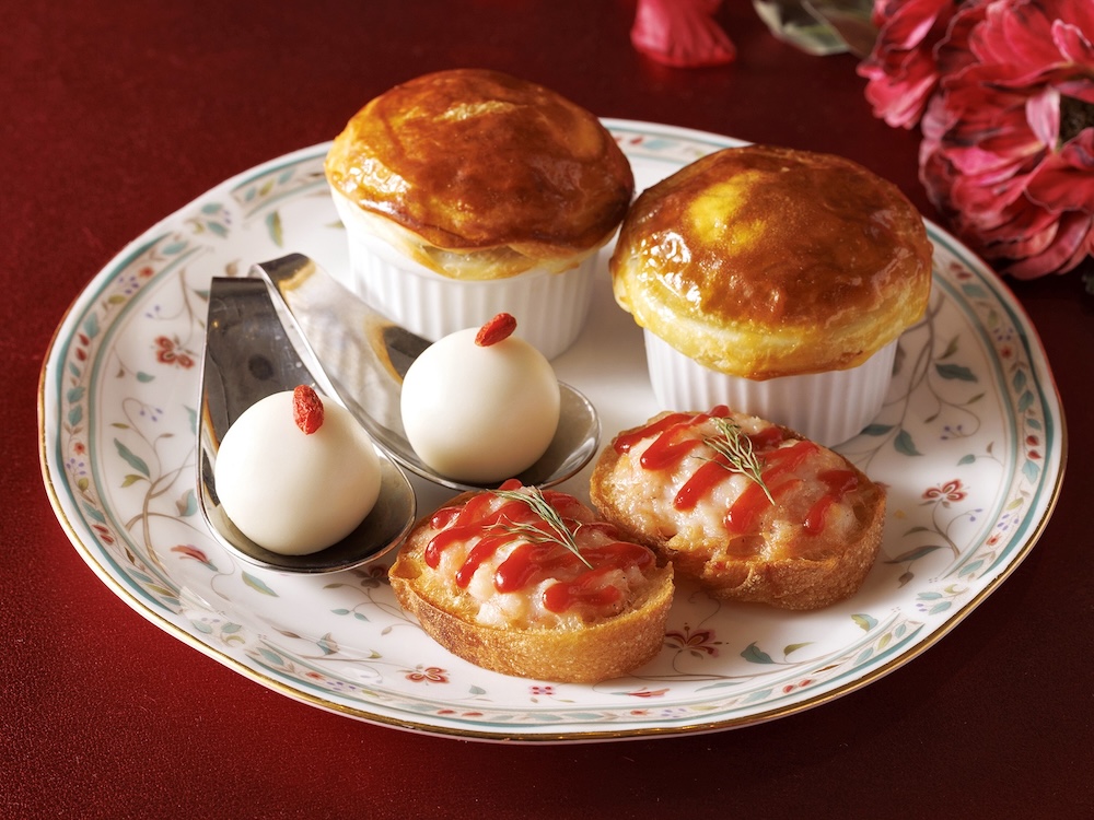 「レッドハーモニー　アフタヌーンティーセット」イメージ