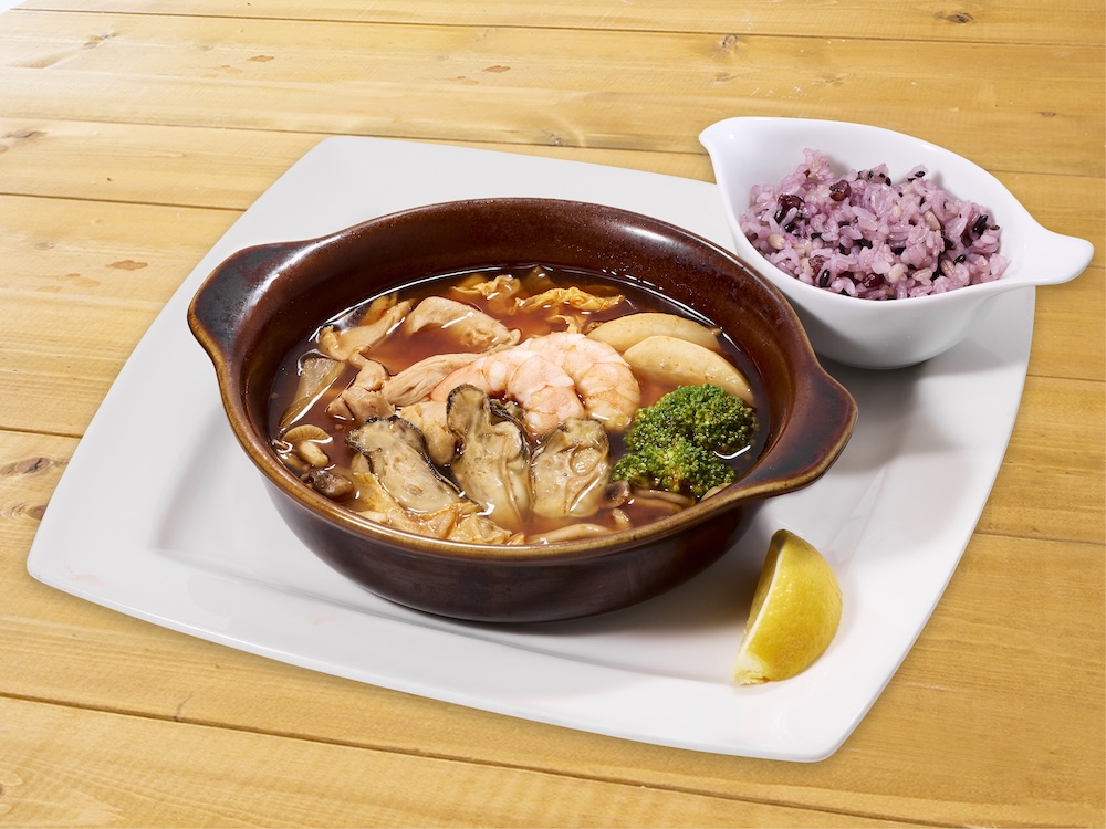 「牡蠣と冬野菜のトマトスープ鍋仕立て」税込み1,580円