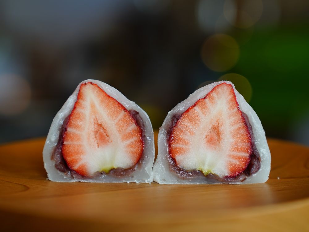 「菓匠幹栄×CafeLatte57℃」にて販売する「あまりん大福」税込み830円